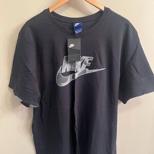 Nike Men's Black T-Shirt